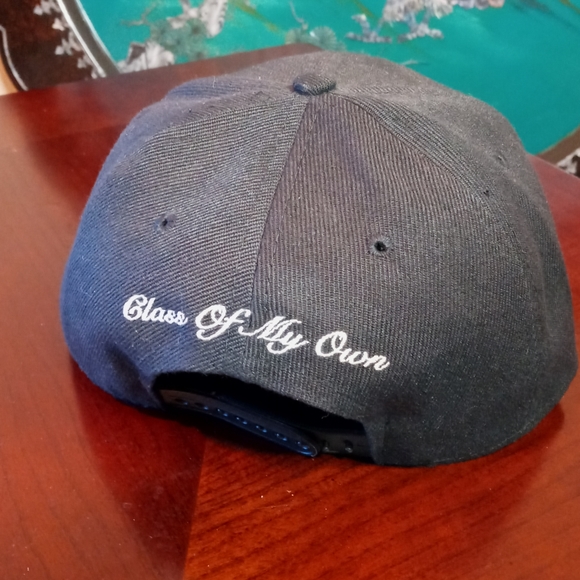 Black Zebra Print Snapback Como Hat - Picture 4 of 8